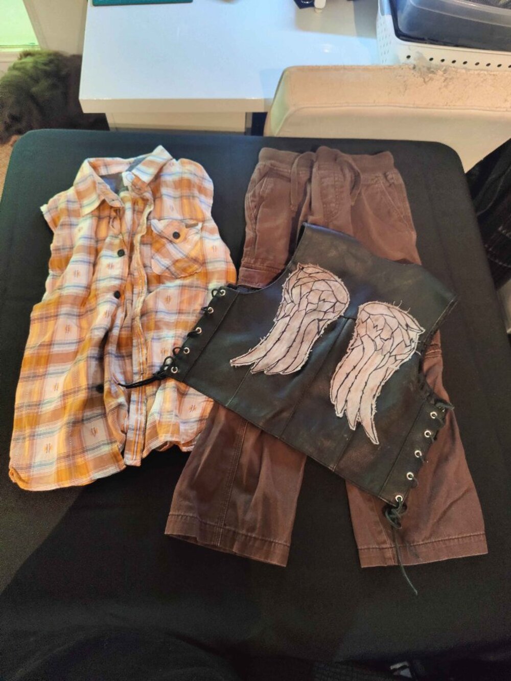 Boys Daryl Dixon Walking Dead Cosplay Costume - size 7 /small